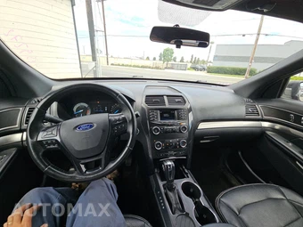 2018 Ford Explorer XLT – miniatura 11