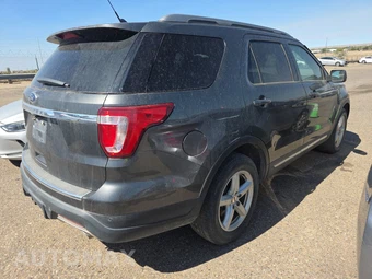 2018 Ford Explorer XLT – miniatura 4
