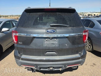 2018 Ford Explorer XLT – miniatura 5