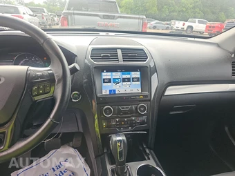 2018 Ford Explorer XLT - miniatura 11