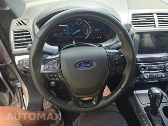 2018 Ford Explorer XLT - miniatura 10