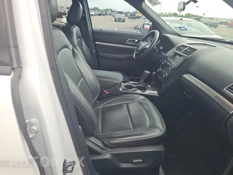 2018 Ford Explorer XLT – miniatura 8
