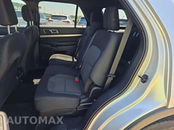 2018 Ford Explorer XLT – miniatura 10