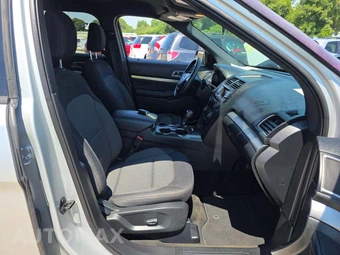 2018 Ford Explorer XLT – miniatura 16