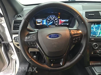 2018 Ford Explorer XLT - miniatura 10