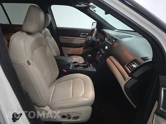 2018 Ford Explorer XLT - miniatura 8