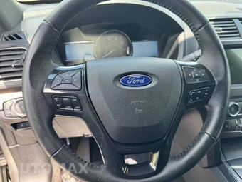 2018 Ford Explorer XLT - miniatura 16