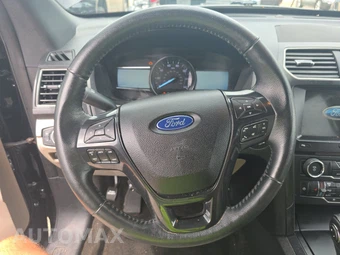 2018 Ford Explorer XLT - miniatura 10