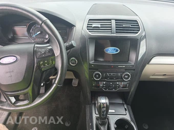 2018 Ford Explorer XLT - miniatura 11