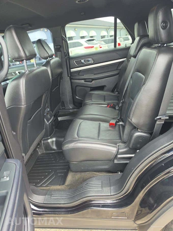 2018 Ford Explorer XLT – miniatura 10