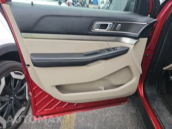2018 Ford Explorer XLT - miniatura 7