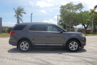 2018 Ford Explorer XLT - miniatura 3