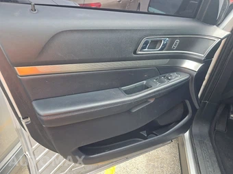 2018 Ford Explorer XLT - miniatura 9