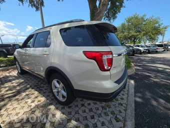 2018 Ford Explorer XLT - miniatura 2