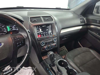 2018 Ford Explorer XLT - miniatura 10