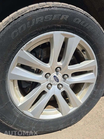 2018 Ford Explorer XLT – miniatura 27