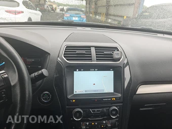 2018 Ford Explorer XLT - miniatura 11