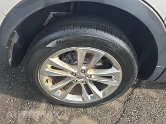 2018 Ford Explorer XLT - miniatura 10