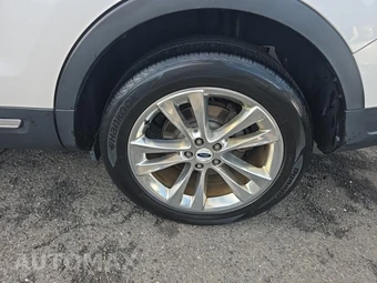 2018 Ford Explorer XLT - miniatura 11