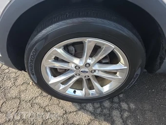 2018 Ford Explorer XLT - miniatura 8