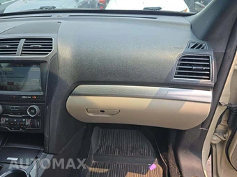 2018 Ford Explorer XLT – miniatura 20