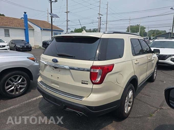 2018 Ford Explorer XLT – miniatura 3