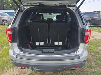 2018 Ford Explorer XLT - miniatura 12