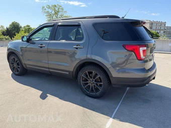 2018 Ford Explorer XLT - miniatura 6
