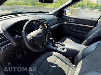 2018 Ford Explorer XLT - miniatura 9