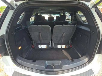 2018 Ford Explorer XLT - miniatura 12