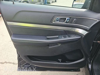 2018 Ford Explorer XLT – miniatura 9