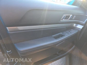 2018 Ford Explorer XLT – miniatura 9