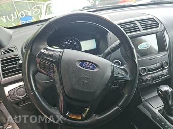 2018 Ford Explorer XLT – miniatura 10