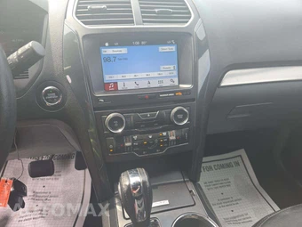 2018 Ford Explorer XLT - miniatura 10