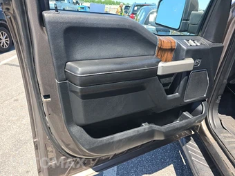 2018 Ford F-150 Lariat Crew Cab Medium Bed - miniatura 9