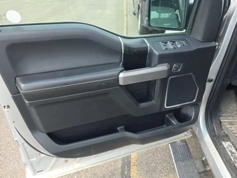 2018 Ford F-150 Platinum Crew Cab Medium Bed - miniatura 9