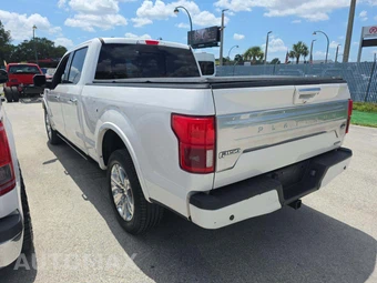 2018 Ford F-150 Platinum Crew Cab Medium Bed - miniatura 2