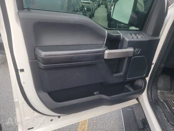 2018 Ford F-150 Platinum Crew Cab Short Bed - miniatura 9