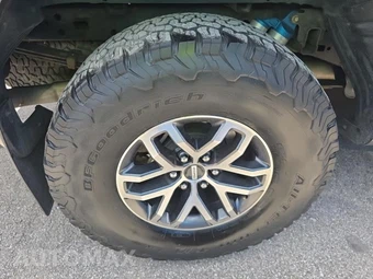 2018 Ford F-150 Raptor Crew Cab Short Bed - miniatura 10