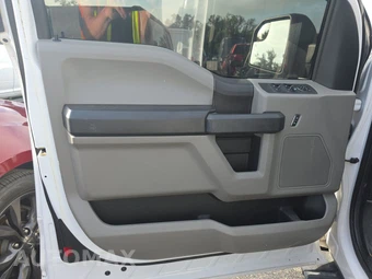 2018 Ford F-150 XL Extended Cab Medium Bed w/Rear Doors – miniatura 9
