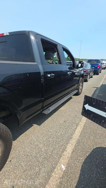 2018 Ford F-150 XLT Crew Cab Medium Bed – miniatura 26