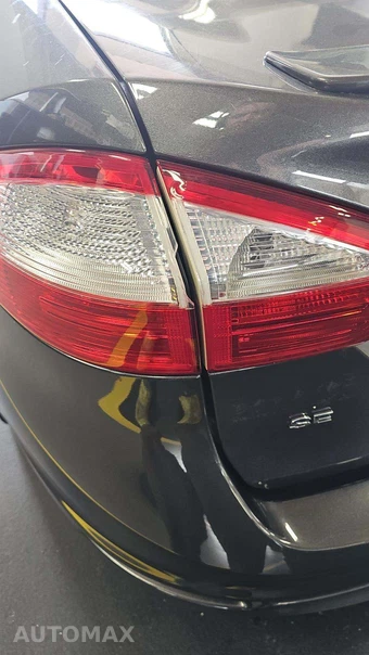 2018 Ford Fiesta SE Sedan – miniatura 39