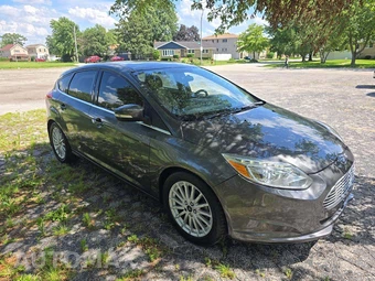 2018 Ford Focus Electric Hatchback - miniatura 4