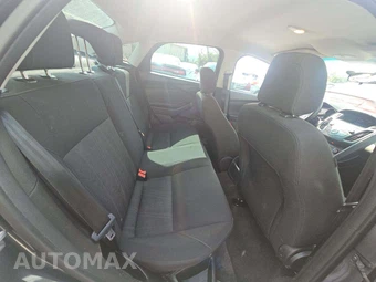 2018 Ford Focus S Sedan - miniatura 16