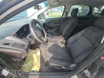 2018 Ford Focus S Sedan - miniatura 6