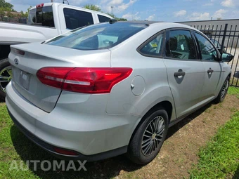 2018 Ford Focus S Sedan – miniatura 3