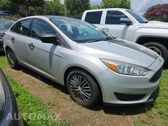 2018 Ford Focus S Sedan – miniatura 4