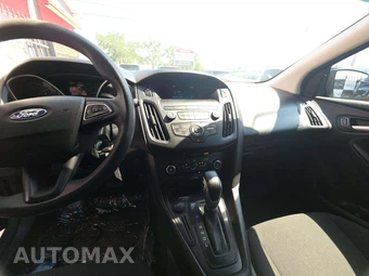 2018 Ford Focus SE Hatchback – miniatura 10