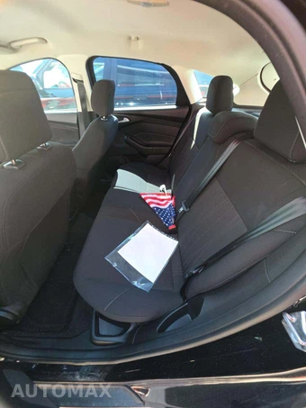 2018 Ford Focus SE Hatchback – miniatura 13