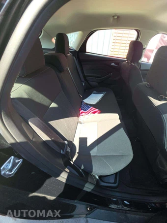 2018 Ford Focus SE Hatchback – miniatura 16